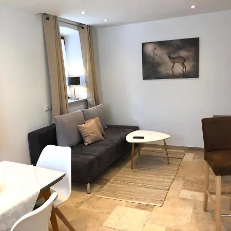 3 Rinser Apartment *