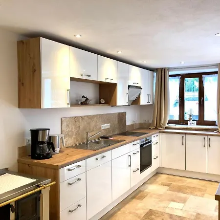 3 Rinser Apartment *